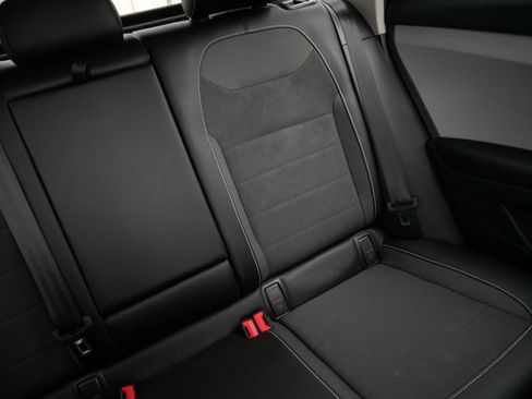 Certified 2023 Volkswagen Taos SE w/ Panoramic Sunroof Package image 14