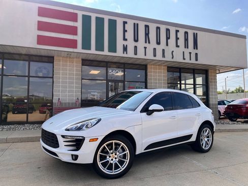 Used 2018 Porsche Macan w/ Premium Package Plus AWD/4WD image 1
