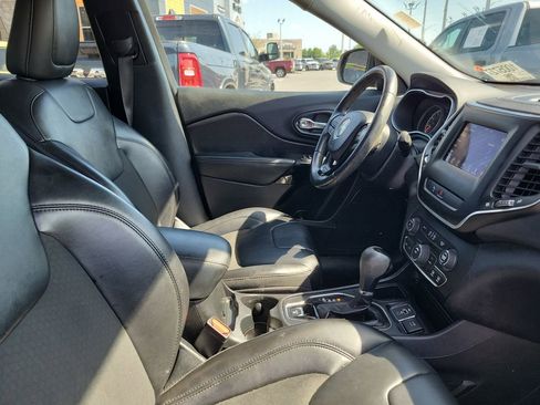 Used 2020 Jeep Cherokee Latitude Plus image 34