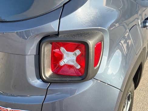 Used 2022 Jeep Renegade Trailhawk image 27