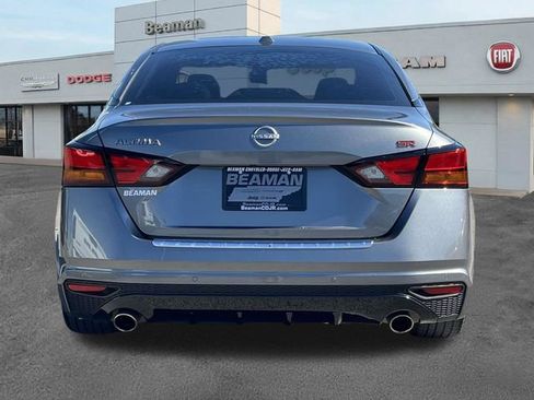 Used 2023 Nissan Altima 2.5 SR w/ SR Premium Package FWD image 6