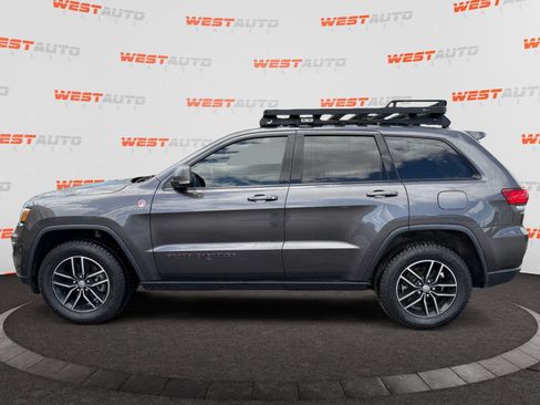 Used 2017 Jeep Grand Cherokee Trailhawk w/ Trailhawk Luxury Group AWD/4WD image 2
