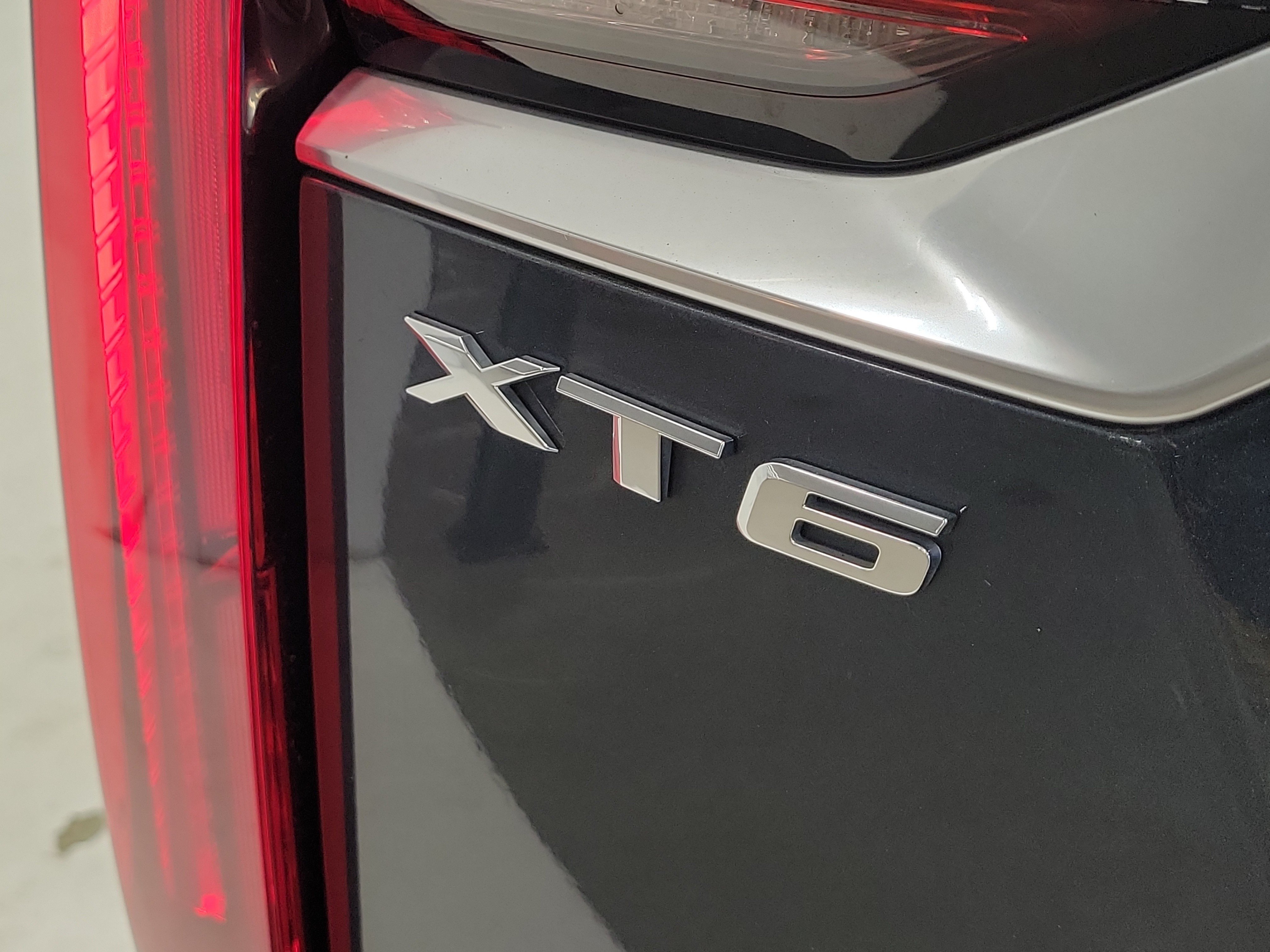 Used 2020 Cadillac XT6 Premium Luxury w/ Platinum Package AWD/4WD image 8