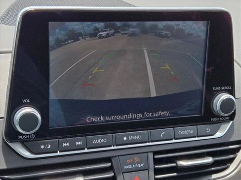 Used 2025 Nissan Altima 2.5 SV FWD image 12