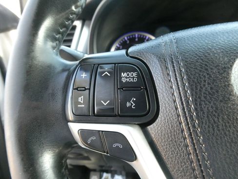 Used 2018 Toyota Highlander Limited image 19