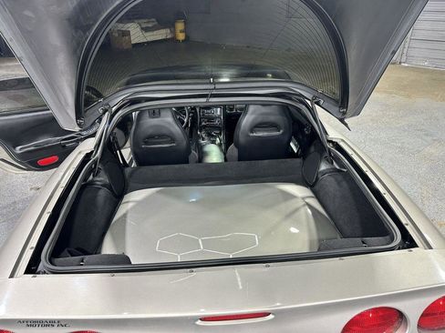 Used 2002 Chevrolet Corvette Coupe w/ Preferred Equipment Group2 RWD image 19
