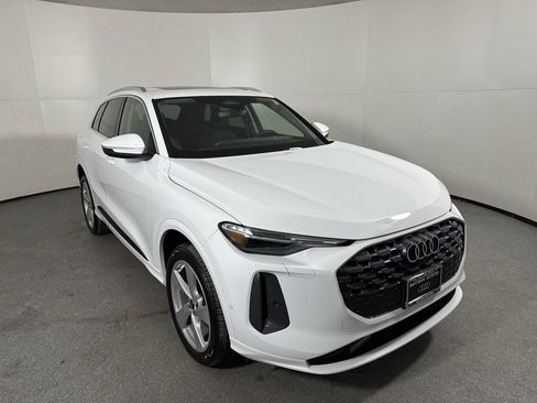 Used 2025 Audi Q5 Premium Plus w/ Premium Plus image 33