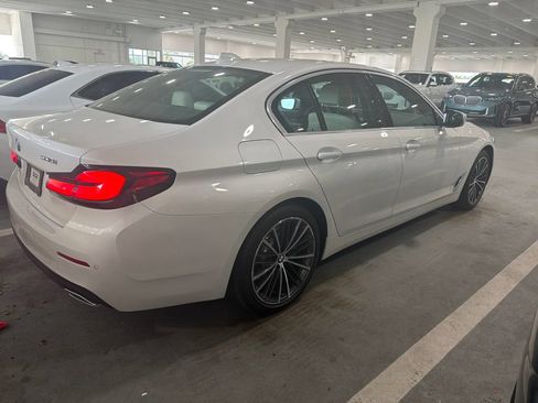 Used 2023 BMW 530i w/ Premium Package RWD image 3