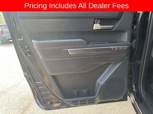 Used 2024 Toyota Tacoma TRD Off-Road AWD/4WD image 15