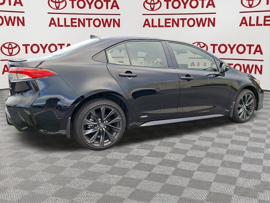 Used 2025 Toyota Corolla SE AWD/4WD image 8