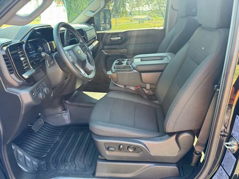 Used 2025 Chevrolet Silverado 3500 LT w/ Convenience Package image 11