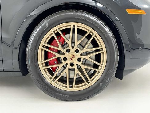 Certified 2026 Porsche Cayenne S AWD/4WD image 32