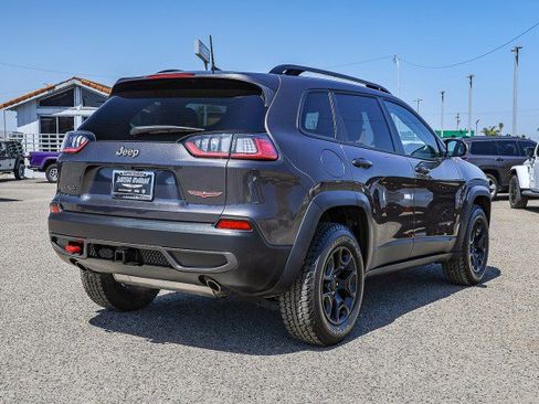 Used 2022 Jeep Cherokee Trailhawk w/ Premium Leather Package AWD/4WD image 4