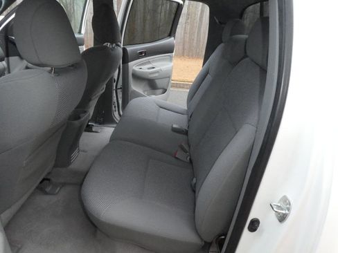 Used 2011 Toyota Tacoma PreRunner image 5