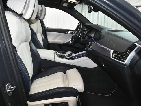 Used 2023 BMW X6 M50i w/ Executive Package image 63