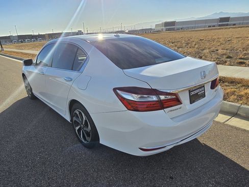 Used 2016 Honda Accord EX image 3