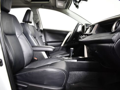 Used 2015 Toyota RAV4 Limited image 16