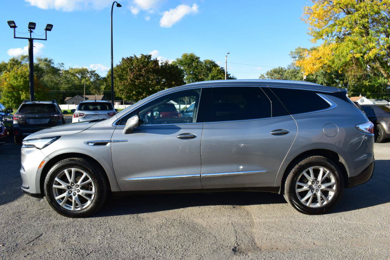 Used 2024 Buick Enclave Essence w/ Experience Buick Package FWD image 9
