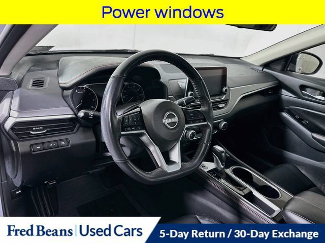 Used 2024 Nissan Altima 2.5 SR FWD image 12