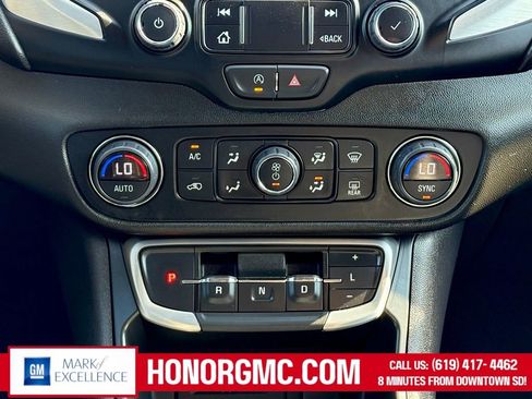 Used 2024 GMC Terrain SLT AWD/4WD image 30