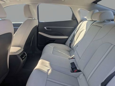 Used 2025 Hyundai Sonata SEL FWD image 12