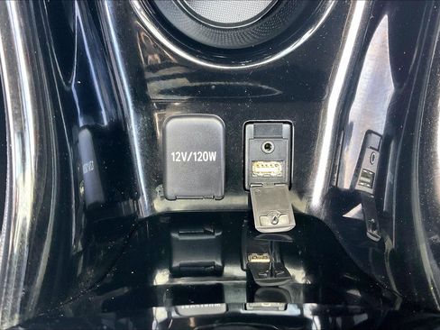 Used 2019 Toyota Prius Prime Premium image 38