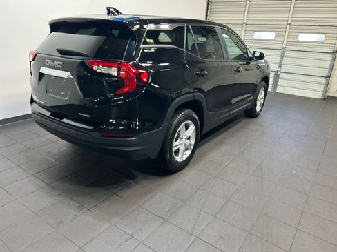 Used 2024 GMC Terrain SLE AWD/4WD image 3
