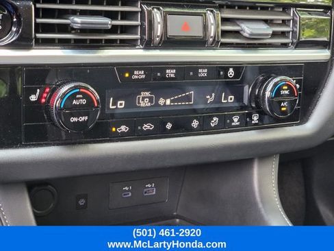 Used 2025 Nissan Pathfinder SL FWD image 24