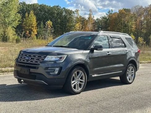 Used 2016 Ford Explorer Limited w/ Equipment Group 301A image 4