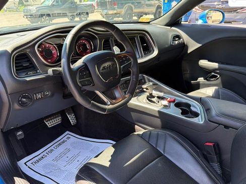 Used 2016 Dodge Challenger SRT Hellcat RWD image 6