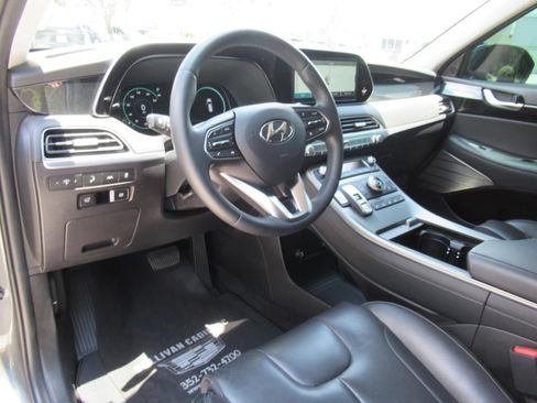 Used 2022 Hyundai Palisade Limited FWD image 17