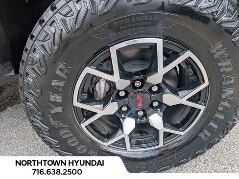 Used 2023 GMC Canyon AT4X AWD/4WD image 44
