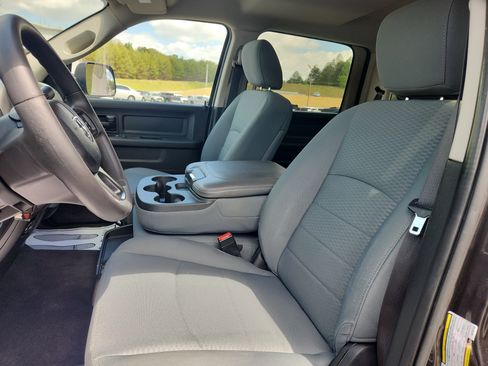 Used 2017 RAM 3500 Tradesman w/ Chrome Appearance Group image 24