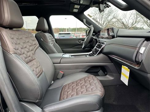 New 2026 Nissan Armada Platinum Reserve image 10