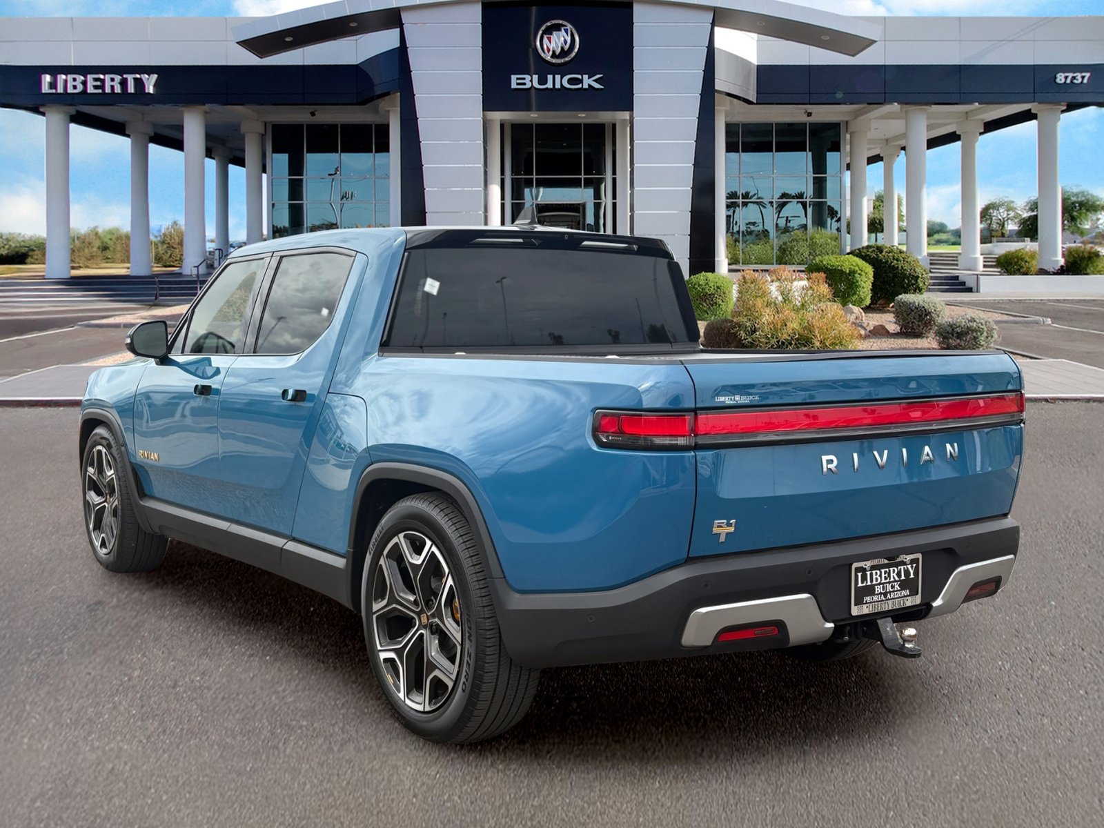 Used 2022 Rivian R1T Adventure AWD/4WD image 5