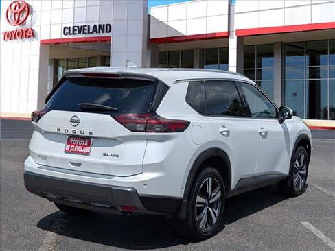 Used 2024 Nissan Rogue SL w/ SL Premium Package AWD/4WD image 7