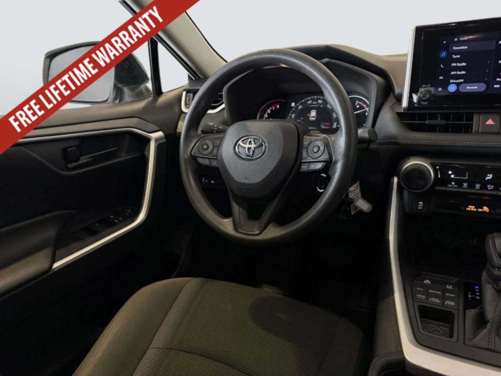 Used 2025 Toyota RAV4 LE AWD/4WD image 21