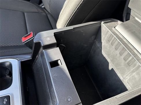 Certified 2022 Ford Explorer XLT image 26