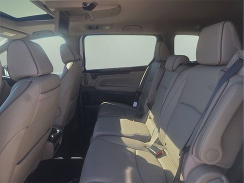 Used 2024 Honda Odyssey Elite image 14