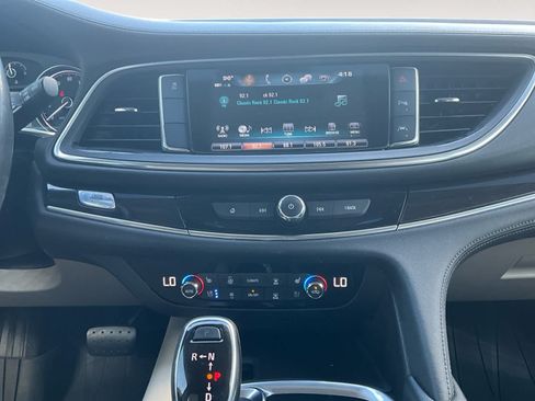 Used 2019 Buick Enclave Premium FWD image 13