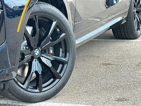 New 2027 BMW X7 xDrive40i w/ M Sport Package AWD/4WD image 3