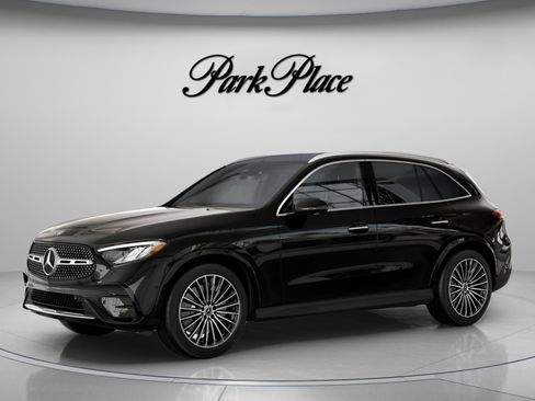 Used 2026 Mercedes-Benz GLC 300 image 3