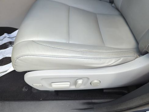 Used 2017 Toyota Highlander XLE FWD image 35