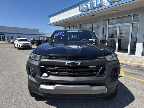 Certified 2024 Chevrolet Colorado Trail Boss w/ LPO, Dark Essentials Package image 2