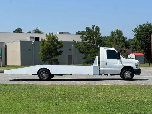 Used 2011 Ford E-450 and Econoline 450 Super Duty RWD image 6