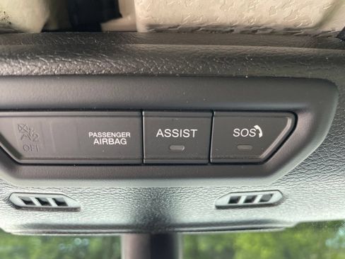 Used 2020 Jeep Wrangler Unlimited Sahara AWD/4WD image 30