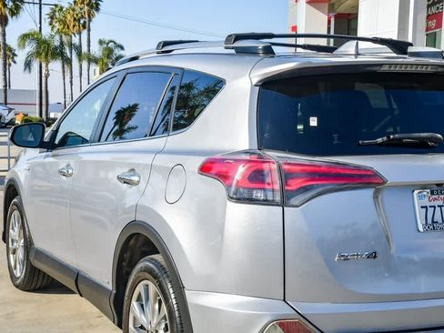 Used 2017 Toyota RAV4 Limited image 6