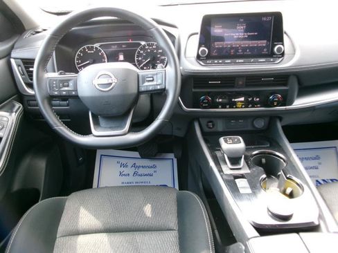 Used 2025 Nissan Rogue SV AWD/4WD image 11