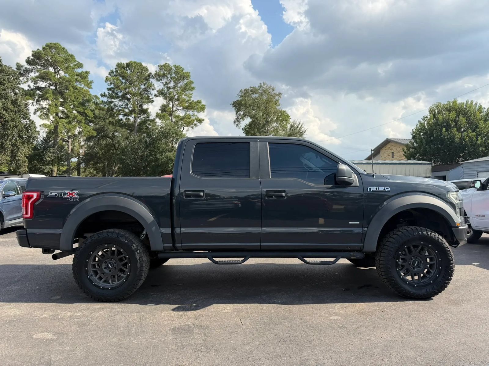 Used 2017 Ford F150 XL w/ Equipment Group 101A Mid AWD/4WD image 4