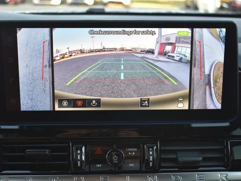 New 2026 Nissan Pathfinder SL image 33